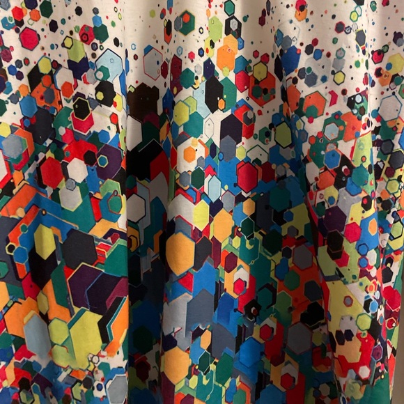 Geometric Print Long Sleeve Tee - Picture 3 of 5